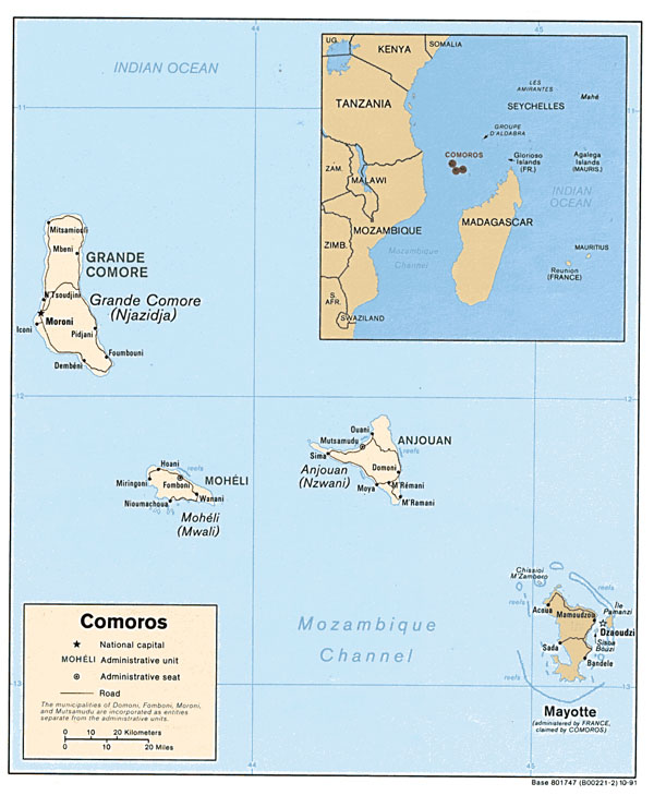 Detailed political map of Comoros and Mayotte with roads.