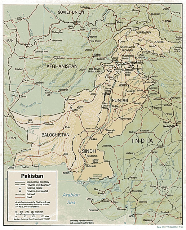 Detailed road and administrative map of Pakistan.