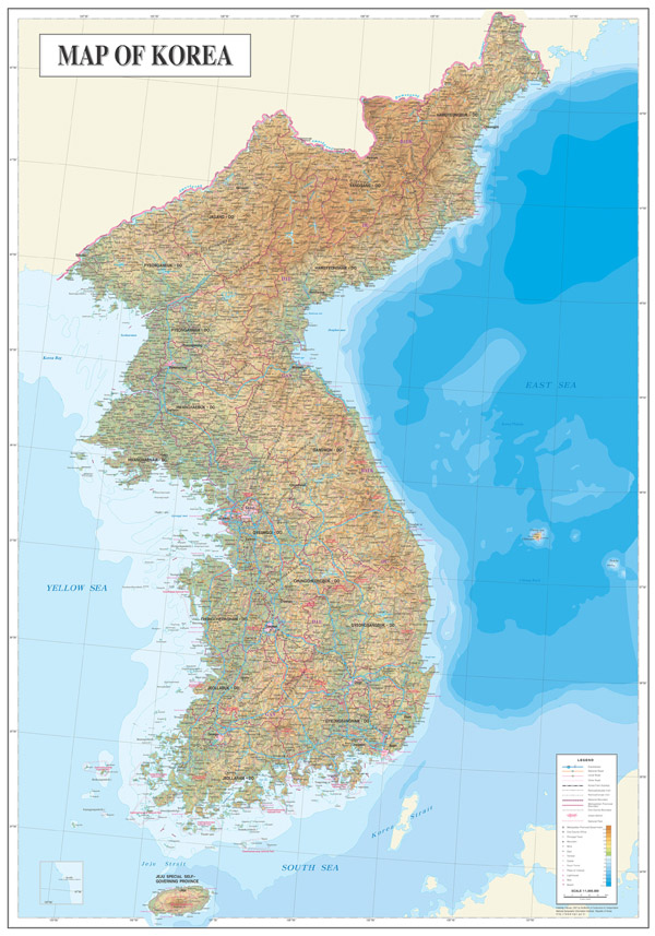 Large detailed physical map of North and South Korea.