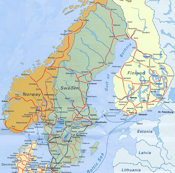 Detailed railways map of Scandinavia.