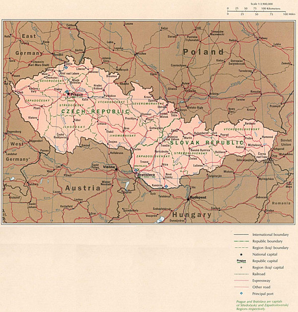 Large detailed political map of Czech Republic and Slovak Republic with roads.