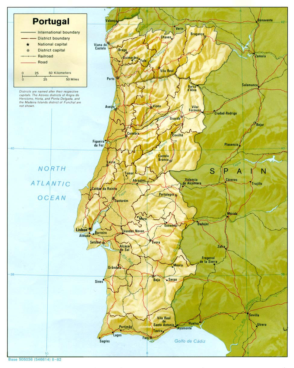 Detailed relief and administrative map of Portugal. Portugal detailed