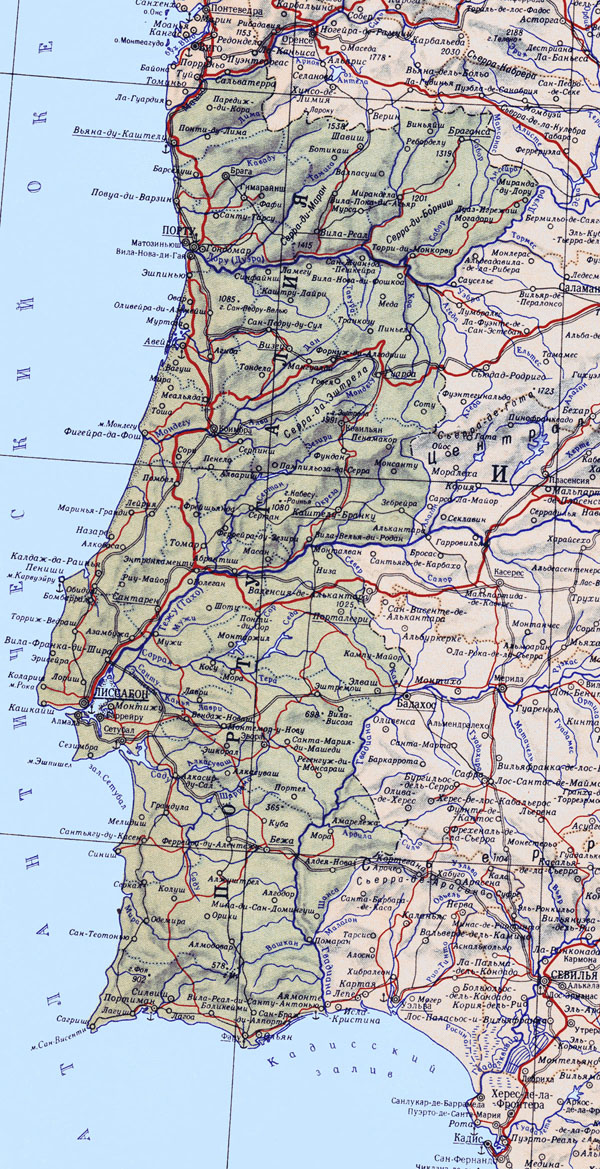 Large detailed map of Portugal with relief, roads and cities in Russian.