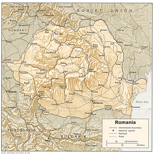 Detailed relief and road map of Romania.
