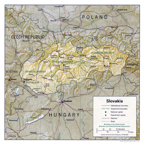 Detailed political and administrative map of Slovakia with roads and cities.