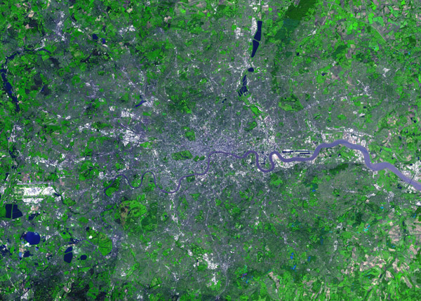 Large detailed satellite map of London city.