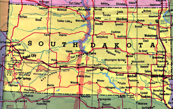 Detailed map of South Dakota state with highways.